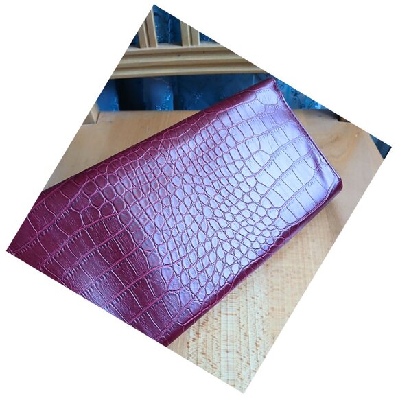 Long Clutch Maroon CHI Faux Leather Croc Texture No Strap Great Condition - Picture 5 of 5